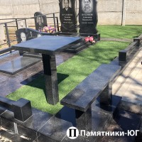 Комплект стол и лавочка на кладбище
